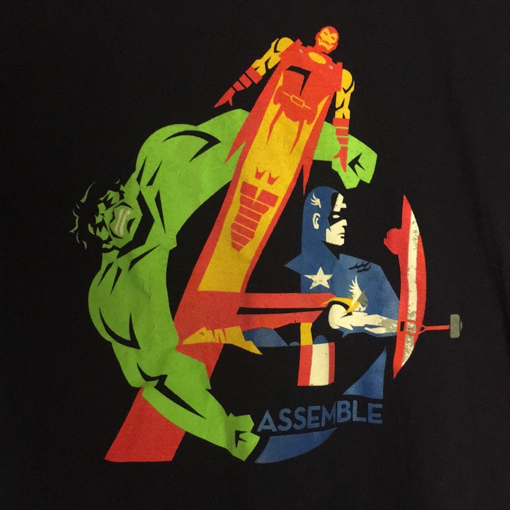 Avengers Assemble Navy Tee L welovefine